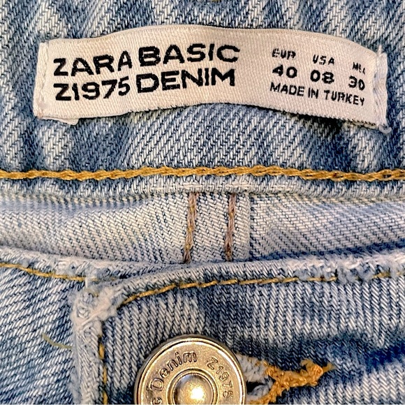 Zara Relaxed Fit Grommet Jeans 8 - Picture 8 of 9